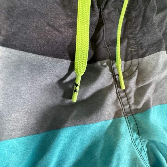 Under Armour Boys Size YLG Swim Trunks Board Shorts 2 Pair Lot Green Blue - Picture 3 of 16